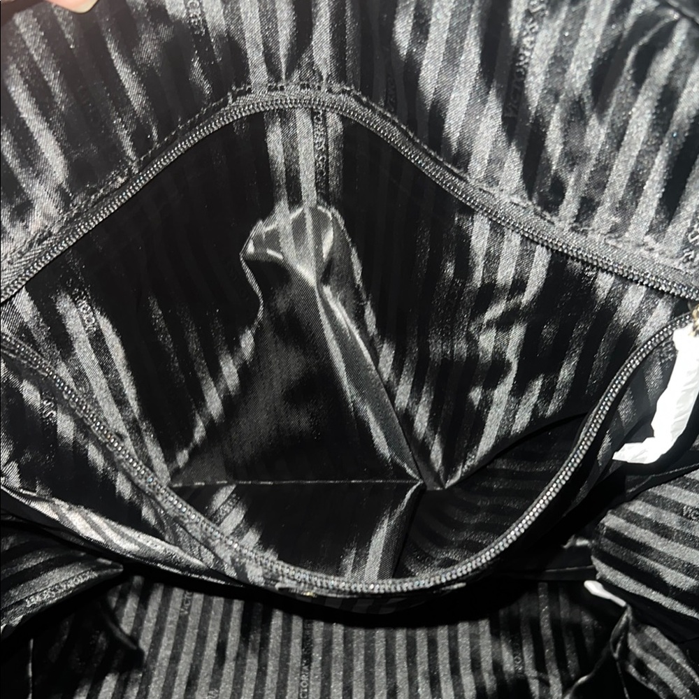 NWOT Victoria's Secret Black and Pink Canvas Tote - Picture 5 of 7